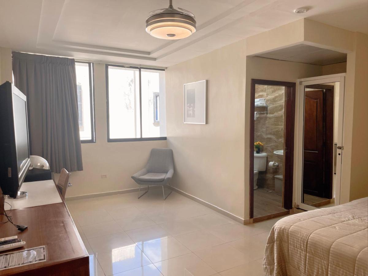 Hotel Libertad At Historic Main Street Santo Domingo Exterior foto